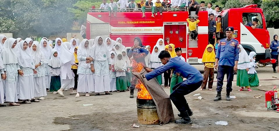 Gandeng Damkarmat Lotim MA Muallimat NW Anjani Gelar Sosialisasi dan Mitigasi Kebakaran
