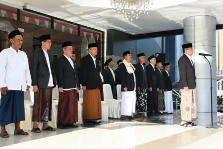 Pemkab Lotim Gelar Apel Hari Santri Nasional, Wabup Edwin Jadi Inspektur Upacara
